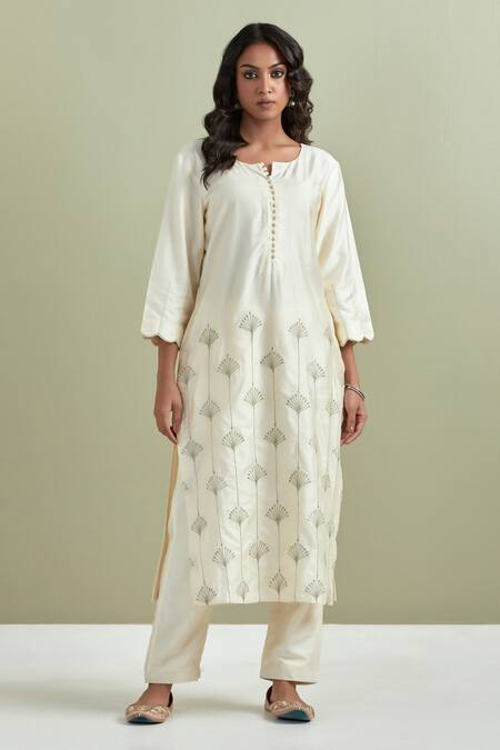 Priya Chaudhary Off White Chanderi Silk, Kota Doria Pearls, Embroidery Split Kurta Pant Set Online at Aza Fashions Priya Chaudhary_Off White Chanderi Silk, Kota Doria Pearls, Embroidery Split Kurta Pant Set _Online_at_Aza_Fashions
