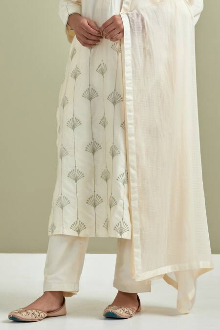 Priya Chaudhary Off White Chanderi Silk, Kota Doria Pearls, Embroidery Split Kurta Pant Set at Aza Fashions Priya Chaudhary_Off White Chanderi Silk, Kota Doria Pearls, Embroidery Split Kurta Pant Set _at_Aza_Fashions