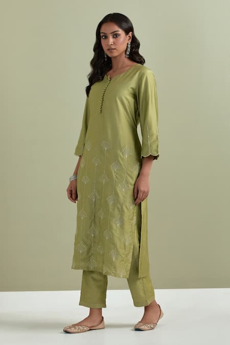 Buy_Priya Chaudhary_Green Chanderi Silk, Kota Doria Embroidery Split V-neck Kurta Pant Set _Online_at_Aza_Fashions
