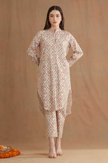 Nikasha_Red Cotton Embroidery Mandarin Collar Printed Kurta And Pant Set _at_Aza_Fashions
