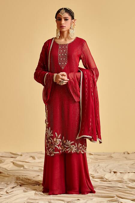 LAHARIO Maroon Kurta And Dupatta , Sharara Shimmer Pearl Set Online at Aza Fashions LAHARIO_Maroon Kurta And Dupatta , Sharara Shimmer Pearl Set _Online_at_Aza_Fashions