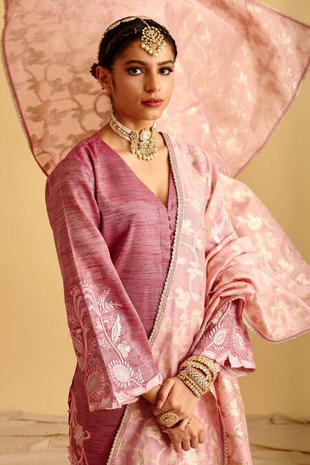 Shop LAHARIO Purple Dupatta Chanderi Foil, Kurta And Pant Brocade Cutwork Floral Set Online at Aza Fashions Shop_LAHARIO_Purple Dupatta Chanderi Foil, Kurta And Pant Brocade Cutwork Floral Set _Online_at_Aza_Fashions