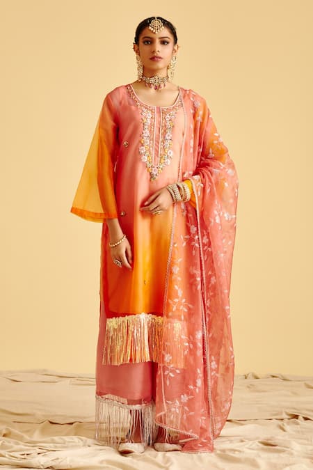 Shop LAHARIO Peach Organza Pearl, Sequin, Thread Embroidery Scoop Neck Kurta Set at Aza Fashions Shop_LAHARIO_Peach Organza Pearl, Sequin, Thread Embroidery Scoop Neck Kurta Set _at_Aza_Fashions