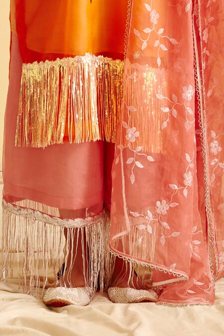 Shop LAHARIO Peach Organza Pearl, Sequin, Thread Embroidery Scoop Neck Kurta Set Online at Aza Fashions Shop_LAHARIO_Peach Organza Pearl, Sequin, Thread Embroidery Scoop Neck Kurta Set _Online_at_Aza_Fashions