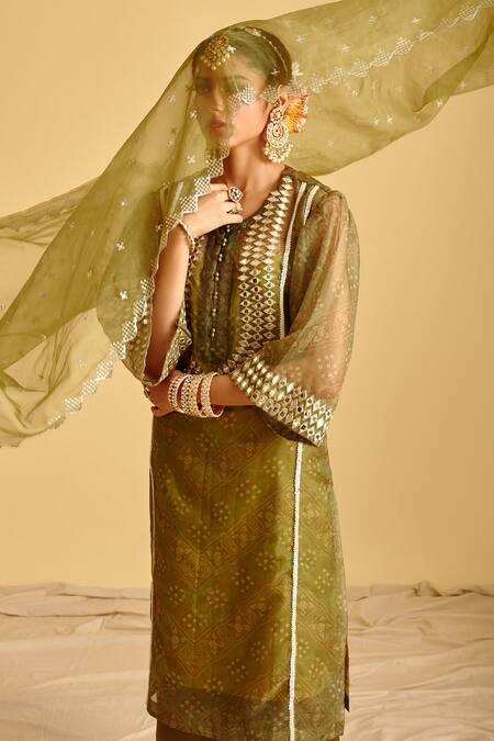 Buy_LAHARIO_Green Kurta Bandhani Print , Pant And Dupatta Bandhej Set_Online_at_Aza_Fashions