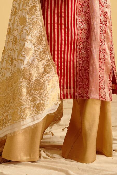 Buy LAHARIO Red Dupatta Banarasi, Kurta Organza, Sharara Brocade Floral Striped Set Online at Aza Fashions Buy_LAHARIO_Red Dupatta Banarasi, Kurta Organza, Sharara Brocade Floral Striped Set _Online_at_Aza_Fashions