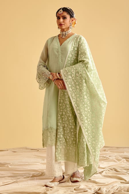 LAHARIO Green Dupatta Chanderi Self, Kurta Linen Foil, Salwar Pant Cotton Work Set Online at Aza Fashions LAHARIO_Green Dupatta Chanderi Self, Kurta Linen Foil, Salwar Pant Cotton Work Set _Online_at_Aza_Fashions