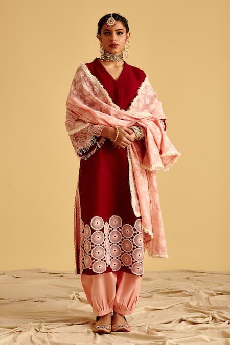 Shop LAHARIO Maroon Dupatta Chanderi Self, Kurta Linen Jute, Salwar Pant Cotton Work Set at Aza Fashions Shop_LAHARIO_Maroon Dupatta Chanderi Self, Kurta Linen Jute, Salwar Pant Cotton Work Set _at_Aza_Fashions
