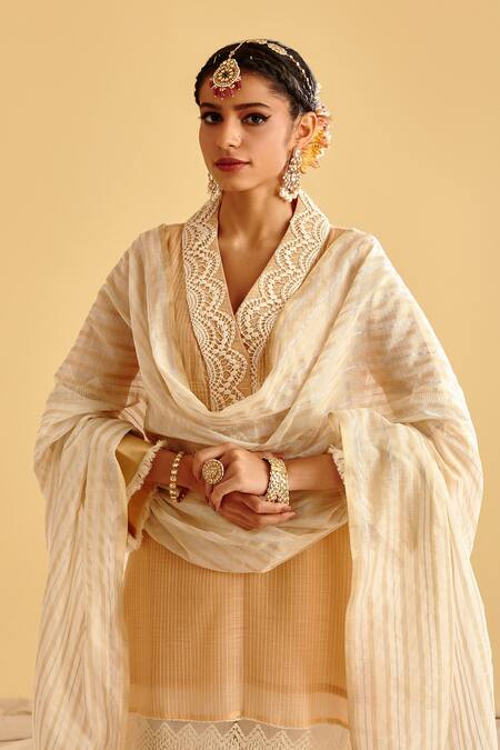 Buy_LAHARIO_Peach Dupatta Organza, Kurta Chanderi Silk, Salwar Pant Cotton Lace Work Set _Online_at_Aza_Fashions