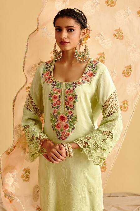 Shop_LAHARIO_Green Dupatta Organza, Kurta Linen Silk, Pant Cotton Floral Embroidery Set _Online_at_Aza_Fashions