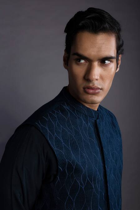 Gram Of Ink Blue Bundi Matka Silk Embroidery Thread Wave Pattern And Kurta Set Online at Aza Fashions Gram Of Ink_Blue Bundi Matka Silk Embroidery Thread Wave Pattern And Kurta Set_Online_at_Aza_Fashions