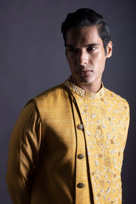 Buy_Gram Of Ink_Yellow Bundi - Tgn Silk Embroidery Thread Floral And Kurta Set_Online_at_Aza_Fashions