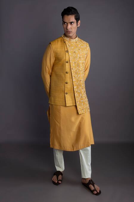 Buy_Gram Of Ink_Yellow Bundi - Tgn Silk Embroidery Thread Floral And Kurta Set