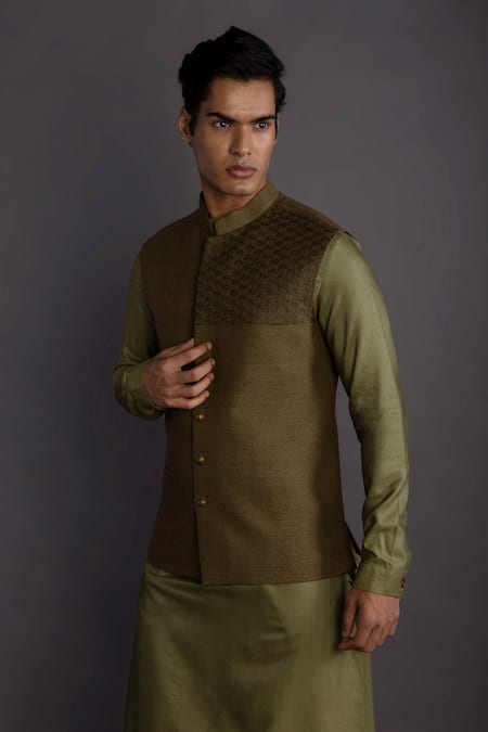 Buy_Gram Of Ink_Green Bundi - Matka Silk Embroidery Thread Moss And Kurta Set_Online_at_Aza_Fashions