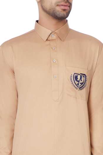 Devanshi Didwania_Beige Embroidered Front Pocket Kurta_at_Aza_Fashions