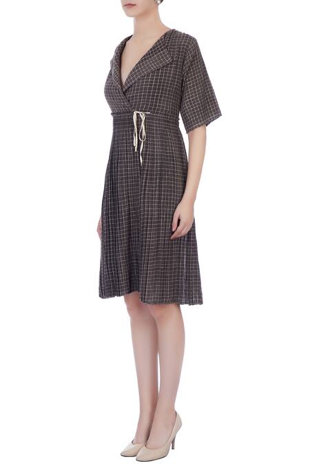 Buy Urvashi Kaur Black Organic Handwoven Cotton Floral Motifs Notched Lapel Chequered Dress Online at Aza Fashions Buy_Urvashi Kaur_Black Organic Handwoven Cotton Floral Motifs Notched Lapel Chequered Dress _Online_at_Aza_Fashions