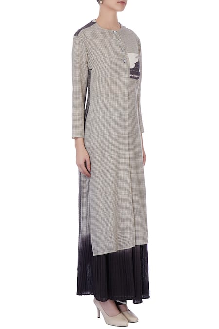 Urvashi Kaur_Grey Round Handwoven Cotton Kurta Set _Online_at_Aza_Fashions