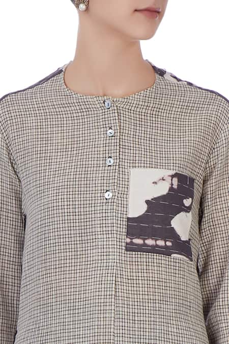 Urvashi Kaur_Grey Round Handwoven Cotton Kurta Set _at_Aza_Fashions