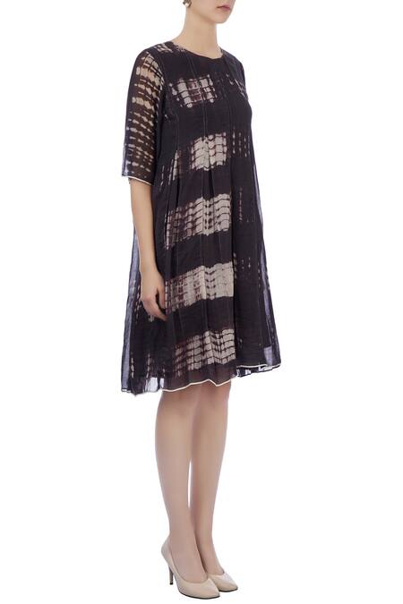 Urvashi Kaur_Grey Hand-woven Silk Tie Dye Round Dress _Online_at_Aza_Fashions