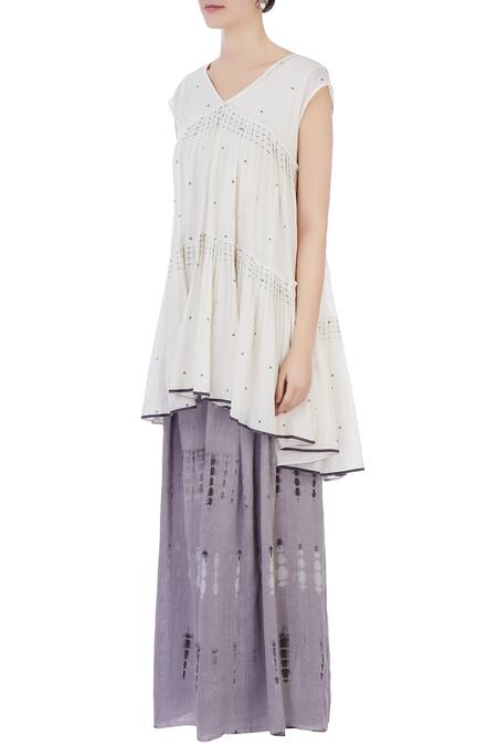Buy_Urvashi Kaur_Grey Cotton Voile V Neck Pleated Blouse _Online_at_Aza_Fashions
