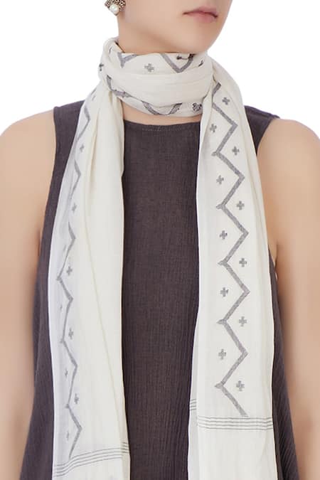Urvashi Kaur_White Printed Scarf _Online_at_Aza_Fashions
