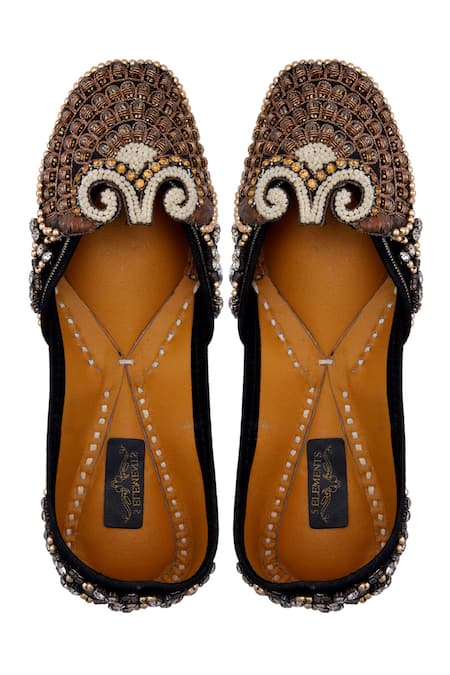5elements Leather Embroidered Juttis 