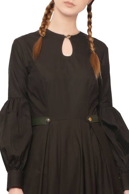 Manika Nanda Green Moss Gathered Midi Dress Online at Aza Fashions Manika Nanda_Green Moss Gathered Midi Dress _Online_at_Aza_Fashions