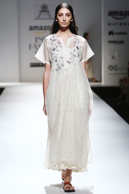 Prama By Pratima Pandey Floral Embroidered Kurta 