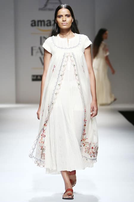 Prama By Pratima Pandey Ivory double layer hand woven chanderi dress with slip 