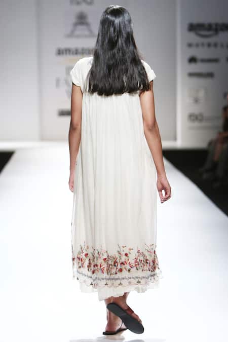 Prama By Pratima Pandey Ivory double layer hand woven chanderi dress with slip 
