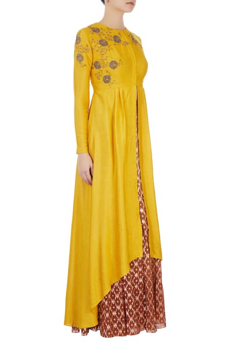 Joy Mitra Yellow Round Chanderi Asymmetric Kurta Online at Aza Fashions Joy Mitra_Yellow Round Chanderi Asymmetric Kurta _Online_at_Aza_Fashions