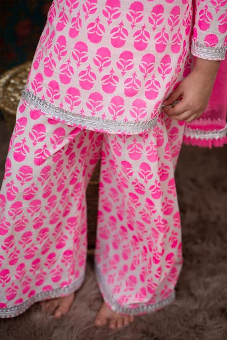 The Pony & Peony Co._Pink Cotton Gota Patti Floral Printed Kurta Set _Online_at_Aza_Fashions