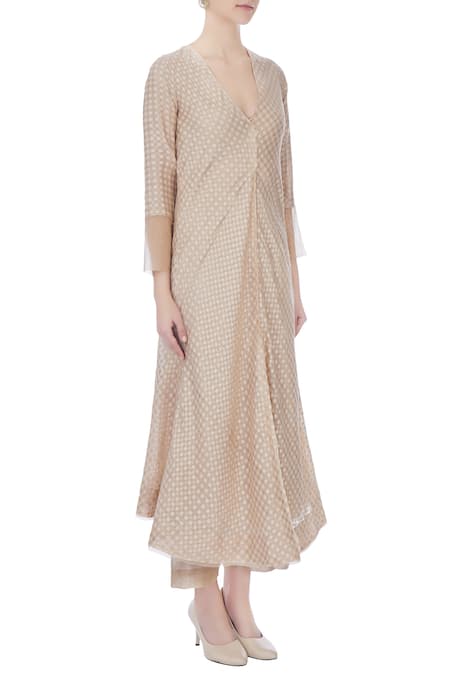 Urvashi Kaur_Beige Silk Zari V-neck Textured Flared Kurta _Online_at_Aza_Fashions