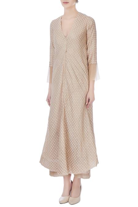 Buy_Urvashi Kaur_Beige Silk Zari V-neck Textured Flared Kurta _Online_at_Aza_Fashions
