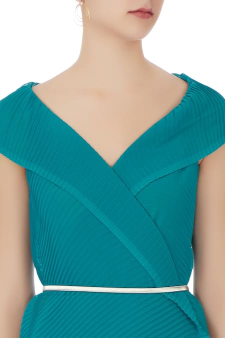 Rina Dhaka Green Crinkle Georgette V Neck Layered Dress at Aza Fashions Rina Dhaka_Green Crinkle Georgette V Neck Layered Dress _at_Aza_Fashions