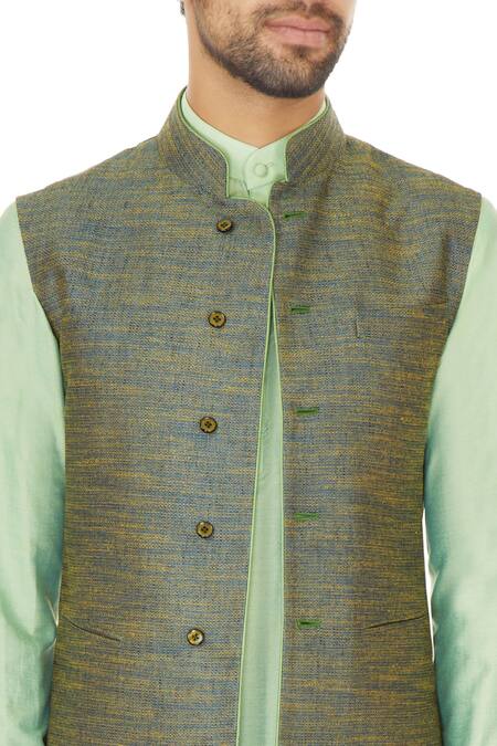Narendra Kumar Green Linen Plain Bundi And Kurta Set at Aza Fashions Narendra Kumar_Green Linen Plain Bundi And Kurta Set _at_Aza_Fashions
