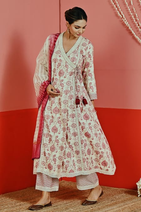 Buy_Myaara_White Cotton, Organza Embroidery, Tassels V-neck Leaf Print Anarkali Set _Online_at_Aza_Fashions