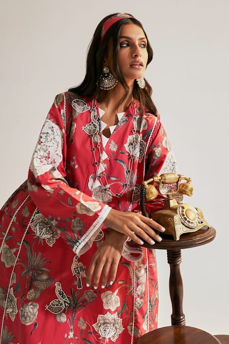 Sage Saga_Fuchsia Lace Embroidery Split V-neck Soha Garden Print Kalidar Kurta _Online_at_Aza_Fashions