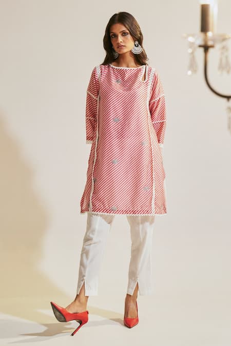 Sage Saga_Fuchsia Cotton, Chanderi Lace Keyhole Pihu Printed Phiran Kurta And Palazzo Set _Online_at_Aza_Fashions