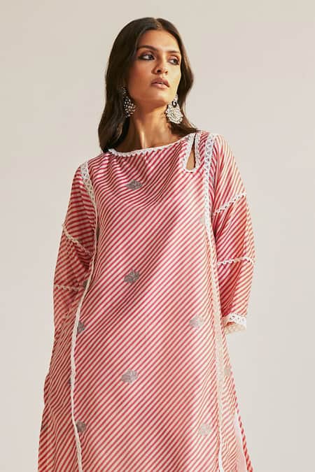 Buy_Sage Saga_Fuchsia Chanderi, Cotton Lace Keyhole Neck Ruhi Phiran Kurta _Online_at_Aza_Fashions