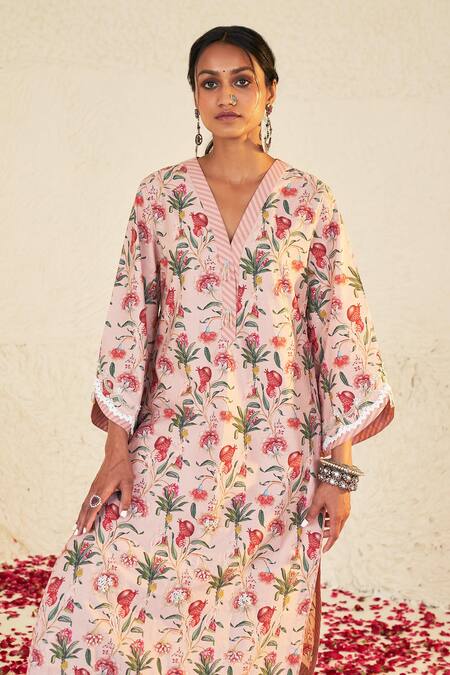 Sage Saga Pink Linen Lace, Embroidery V-neck Mahgul Floral Print Kurta Online at Aza Fashions Sage Saga_Pink Linen Lace, Embroidery V-neck Mahgul Floral Print Kurta _Online_at_Aza_Fashions