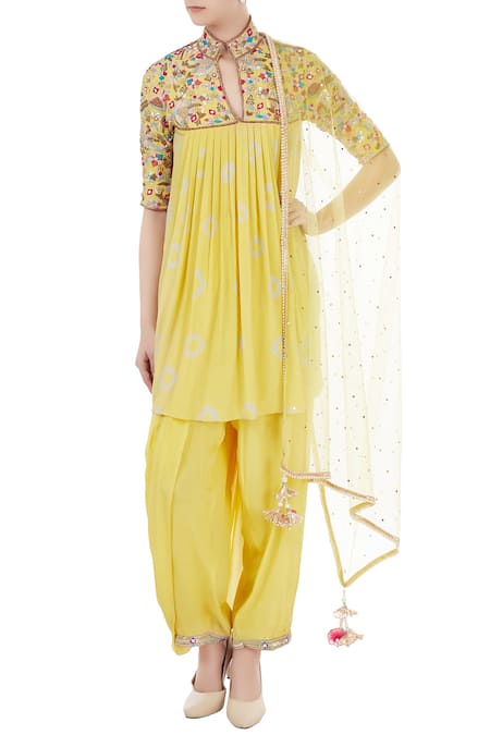 Priyanka Singh Resham Embroidered Kurta Set 