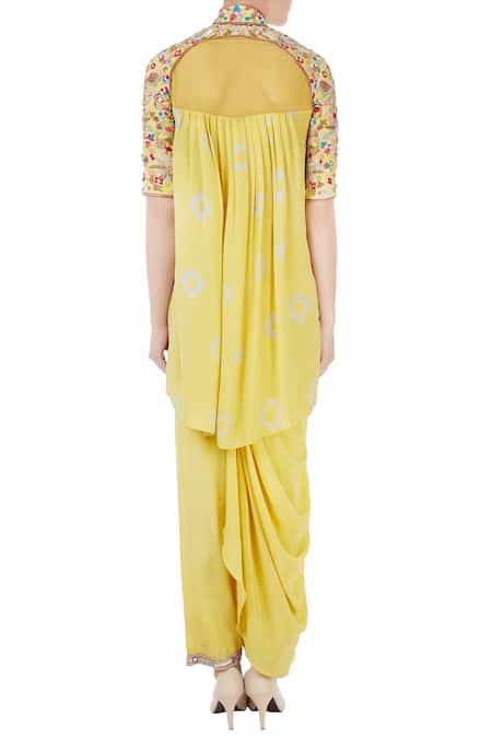 Priyanka Singh Resham Embroidered Kurta Set 