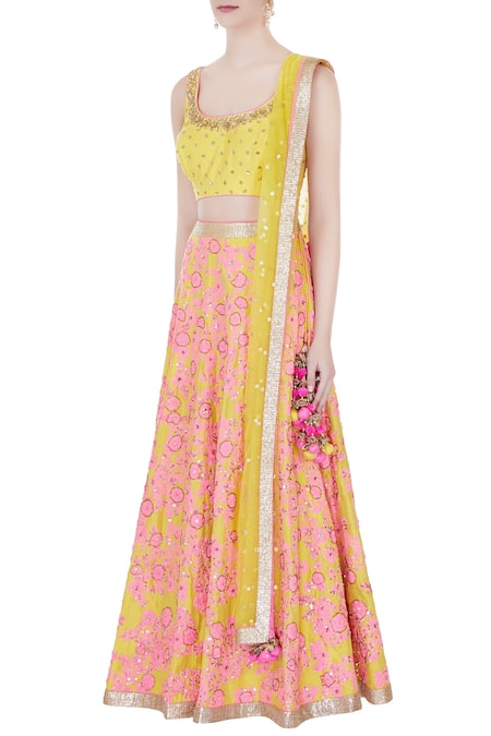 Buy_Avnni Kapur_Yellow Katan Silk Embroidered Thread Work Scoop Neck Lehenga Set _Online_at_Aza_Fashions