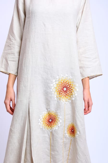 Buy_Linen Bloom_Beige 100% Linen Floral Motifs Round Embroidered Kurti _Online_at_Aza_Fashions