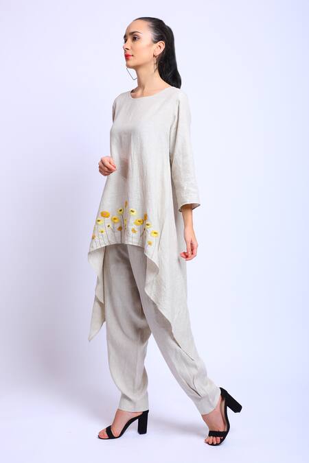 Linen Bloom Beige 100% Linen Floral Motifs Round Asymmetric Tunic Online at Aza Fashions Linen Bloom_Beige 100% Linen Floral Motifs Round Asymmetric Tunic _Online_at_Aza_Fashions