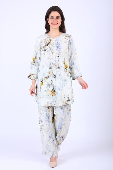 Linen Bloom_White 100% Linen Wild Flowers Motifs Round Print Tunic _Online_at_Aza_Fashions