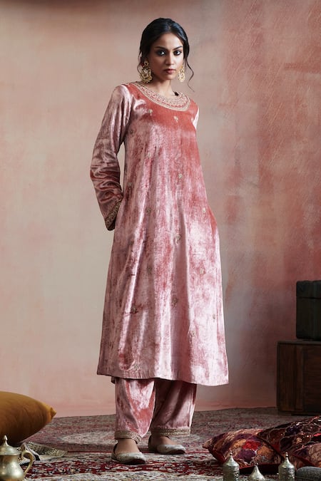 Weaver Story Peach Velvet, Linen, Cotton Embroidery, Zari Hand Stitched Kurta And Salwar Set Online at Aza Fashions Weaver Story_Peach Velvet, Linen, Cotton Embroidery, Zari Hand Stitched Kurta And Salwar Set _Online_at_Aza_Fashions