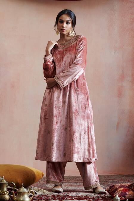 Buy Weaver Story Peach Velvet, Linen, Cotton Embroidery, Zari Hand Stitched Kurta And Salwar Set Online at Aza Fashions Buy_Weaver Story_Peach Velvet, Linen, Cotton Embroidery, Zari Hand Stitched Kurta And Salwar Set _Online_at_Aza_Fashions