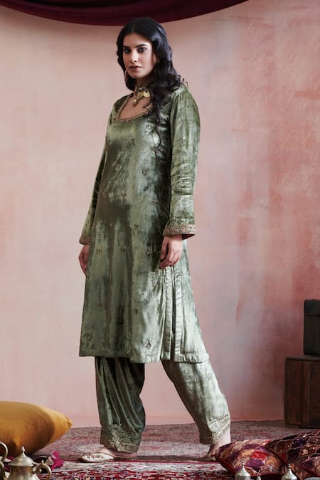 Weaver Story Green Velvet, Organza, Cotton Embroidery Round Neck Straight Kurta Set Online at Aza Fashions Weaver Story_Green Velvet, Organza, Cotton Embroidery Round Neck Straight Kurta Set _Online_at_Aza_Fashions